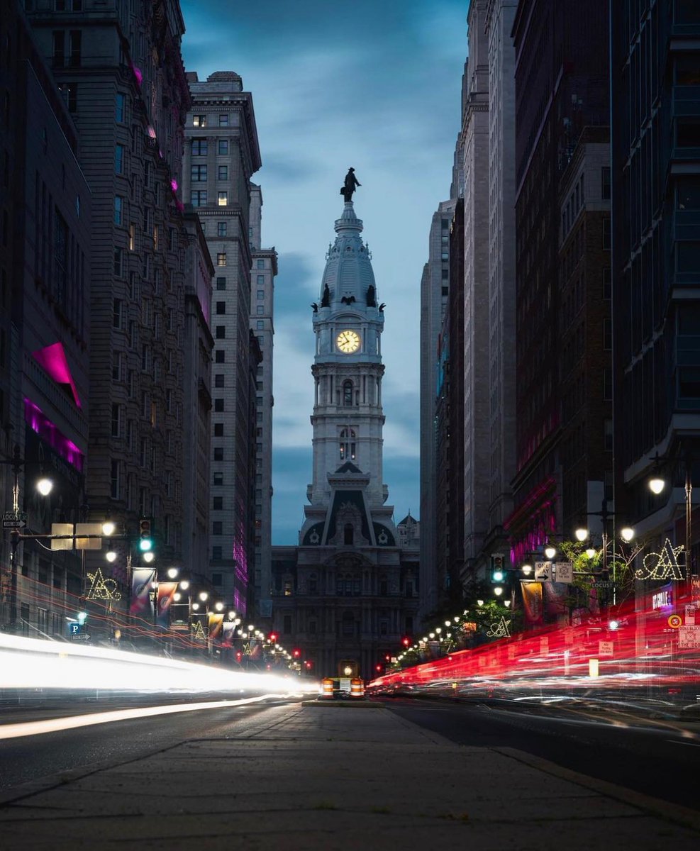 Things always seem to speed up by this time of year. Why don’t you slow it down and pay us a visit? 😌 #StartHere #VisitPhilly #PackLightPlanBig #DiscoverPHL 📸: instagram.com/andrewnotar