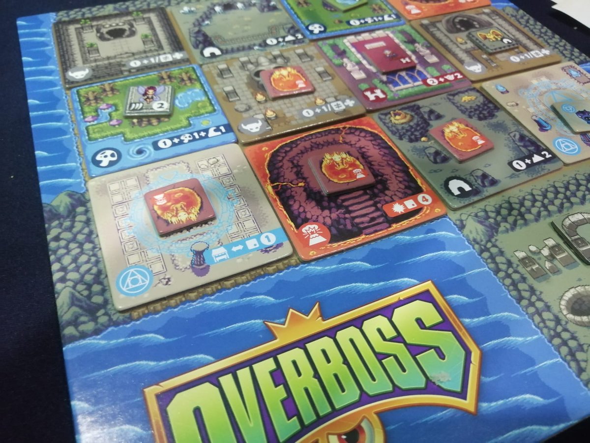 JuegaEnLaCueva's tweet photo. Intercambiamos nuestro chip a los 16 bits y sacamos #Overboss. Ya tenía rato que no salía nuestro juego pixelado favorito
#JuegaEnLaCueva #LaCuevaDeLosJuegos #GameNight #NocheDeJuegos #ABossMonsterAdventure #PixelArt #16Bit #Retro #TileDrafting #SetCollection @bwisegames https://t.co/BjFlSwycuM