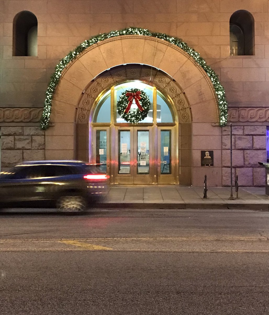 50FivePhotoJ's tweet photo. 50Five Photo Journal
https://t.co/DHobDg0Rkm
#50FivePhotoJournal
#Photography
#StreetPhotography
#iPhone7
#iPhone7Camera
#Illinois
#Chicago
#SouthLoop
#StateStreet
#HaroldWashingtonLibrary
#Library
#Entrance https://t.co/icLagtTukf