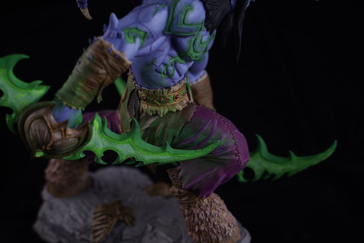 gonori396's tweet photo. Quedan un par de degradados, terminar la base y algun retoque, pero estoy muy contento de como va quedando. Hace mas de un año que no pintaba nada y lo he disfrutado bastante #3dprint #Illidan #resina https://t.co/rgf8vIw1AF