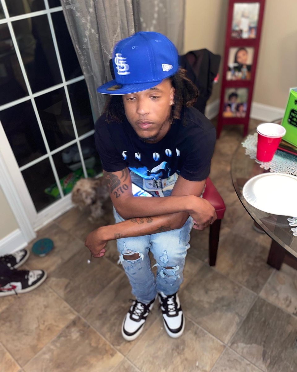its__peezy's tweet photo. Got me in a choke hold
💵✍🏾 https://t.co/HeQ0IlKBX5
