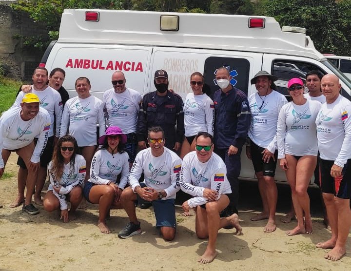 AngelsOpenWater's tweet photo. Feliz cumpleaños a nuestro amigo #SimonGomez campeón de natacion @simongomez1972 de #AguasAbiertas integrante del equipo Los Angeles #OpenWater - @andresraulpaezp @zolangegonzalez @LuisCordovaPER @fundacioncdem @fundacion_MAR @antonionatacion @NataciondeVzla @danielcondef https://t.co/7KxLEn6qzq