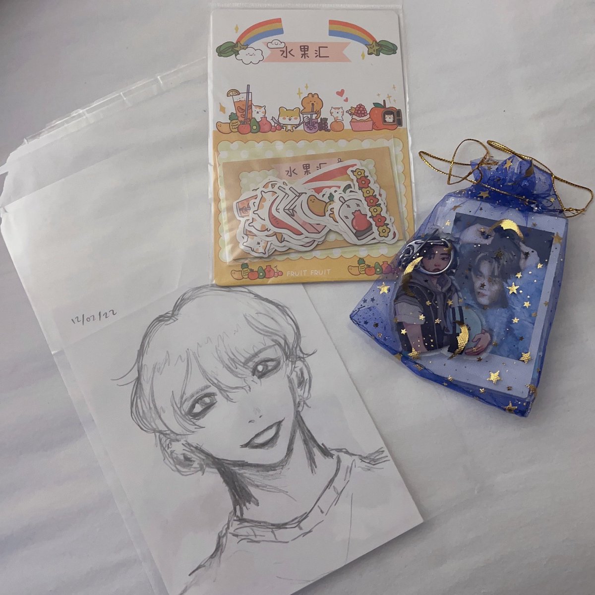 「thank u again for the prezzies and lette」|jjolee the menaceのイラスト