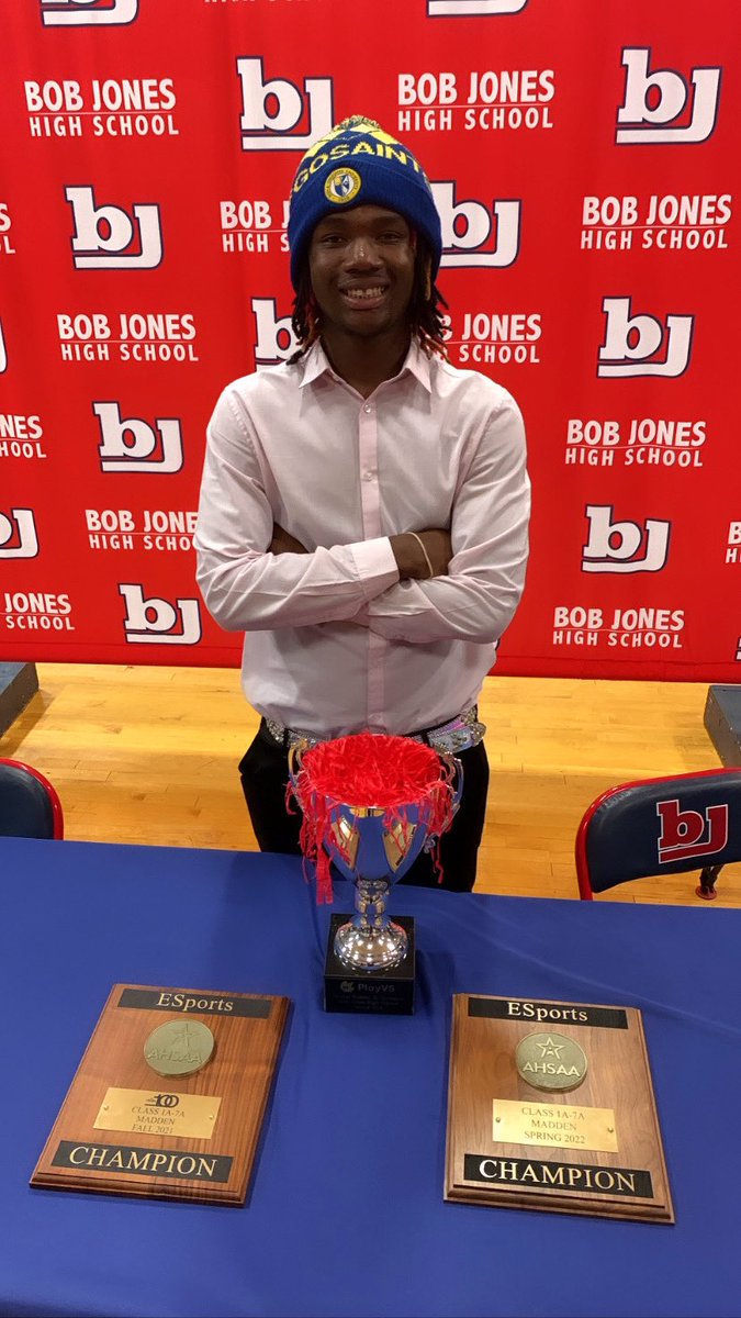 Congrats to <a href="/jabari_salaam21/">Jabari Salaam</a> for signing today with scholarship to play Madden for Siena Heights University! So proud of you!
🏈🎮💪🏼 <a href="/playvs/">PlayVS</a> <a href="/SHUEsport/">Siena Heights Esports</a> #esports #MaddenNFL23 #playvs #bjhs