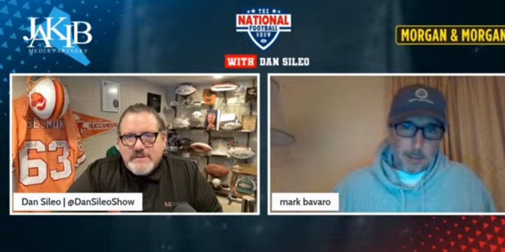DanSileoShow's tweet photo. #BigSilz had on @Giants legend #MarkBavaro today! @NDFootball #TogetherBlue https://t.co/7Ve2lGuEwO