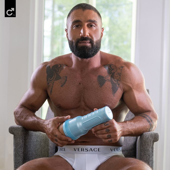 You've lusted after him for years & now this sexy Persian top is yours to take home! Welcome @TheSharok