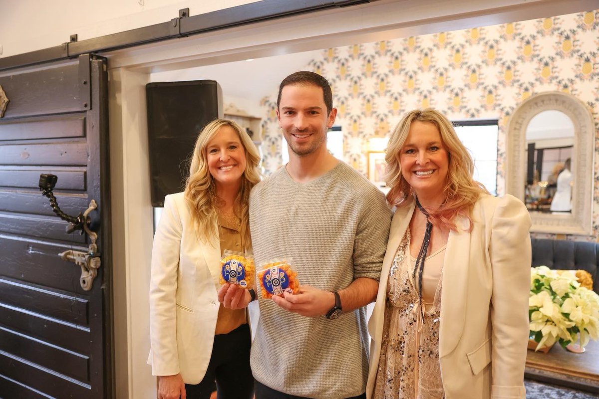 AlexanderRossi's tweet photo. Finally can share that I get the privilege of be the Honorary Chair for next years @revindyevent benefiting @iuhealthfdn! It sold out in a DAY, so if you don’t have tickets, you’ve got a couple months to get on my good side 😉 https://t.co/JwPq2O4XtO