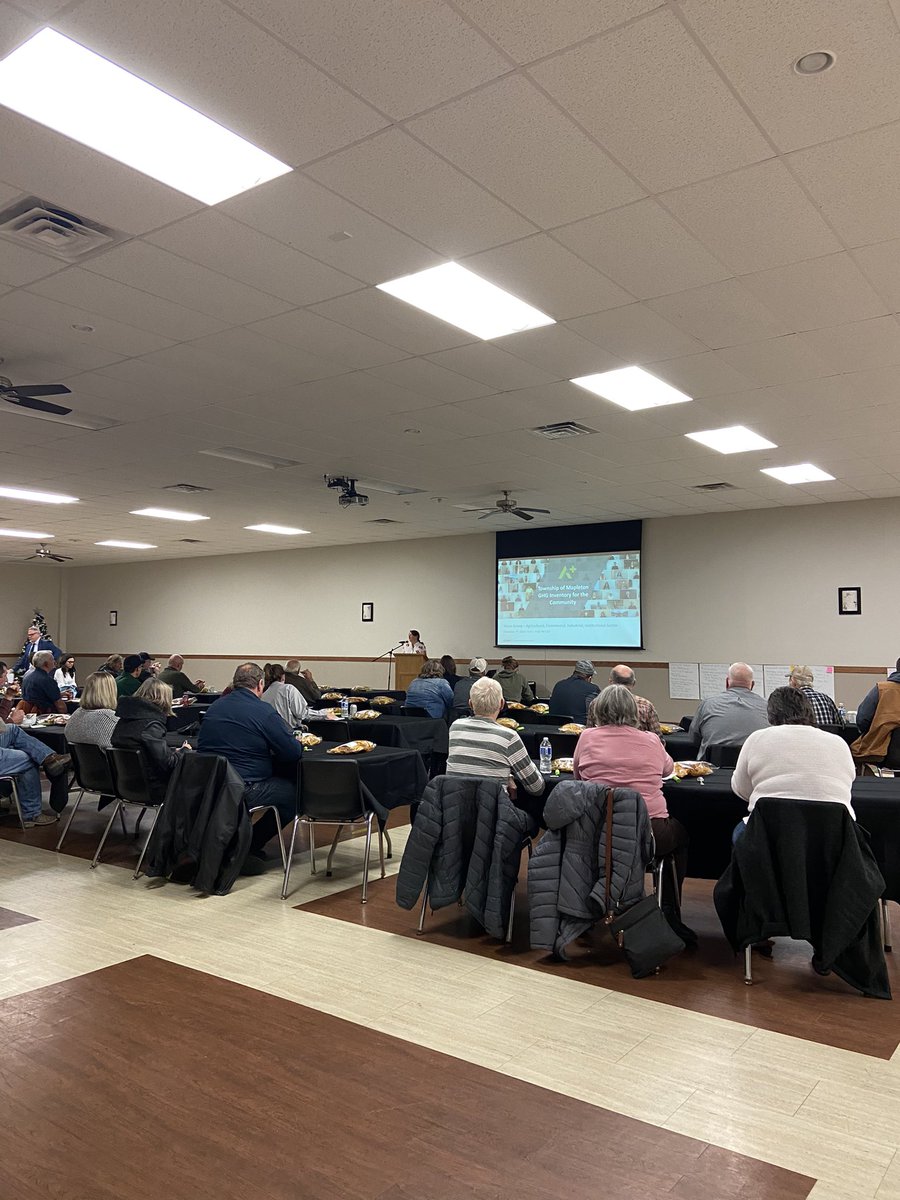 MapletonTwp's tweet photo. We have a full house for our second GHG community engagement session tonight. Great to see such an engaged community!! #MyMapleton https://t.co/3IT5XQ0Sui