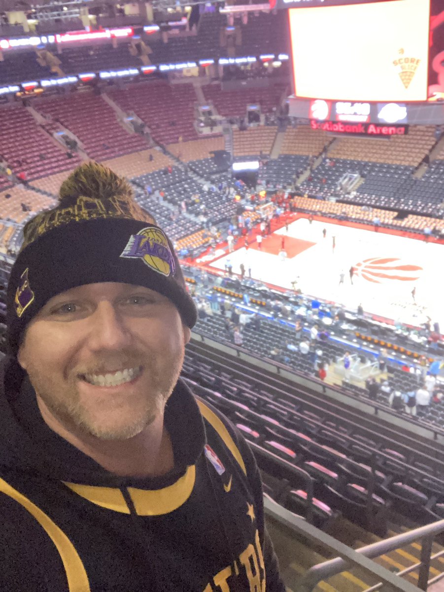 SamSamuel56's tweet image. #WeTheNorth @Raptors v. @Lakers #LALakers my first @NBA game! Was hoping to witness the greatness of @KingJames but feeling blessed just to be here tonight in the 6ix #Toronto