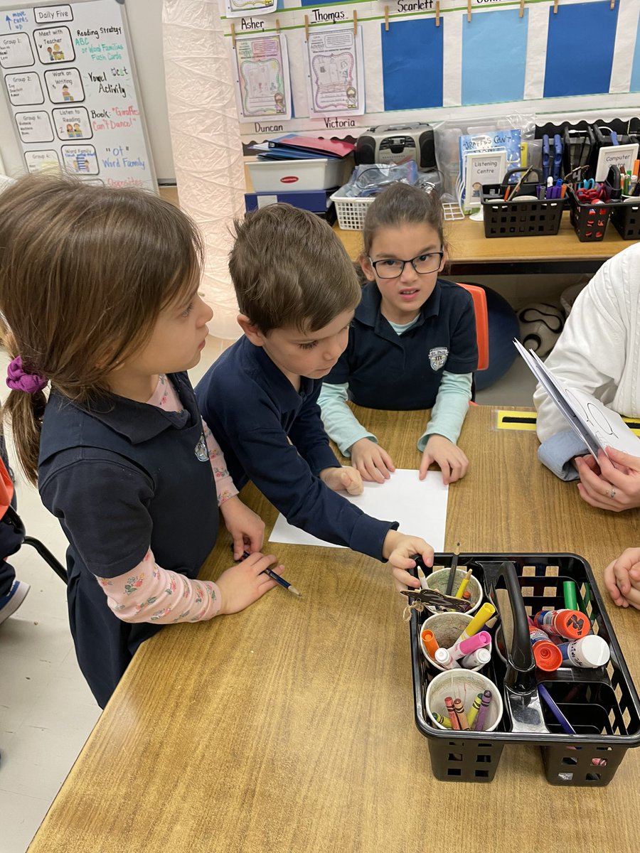 MrsWhaley_'s tweet photo. Extending our learning from CYC @DefrancescoCYC on the #ZonesofRegulation and #BullyingAwarenessWeek with a visit from the @HaltonWomensPl. Talk to your child about their new #ProblemSolvingSkills! 😎✔️ @StPaul_CES https://t.co/OBmEDF0ibL