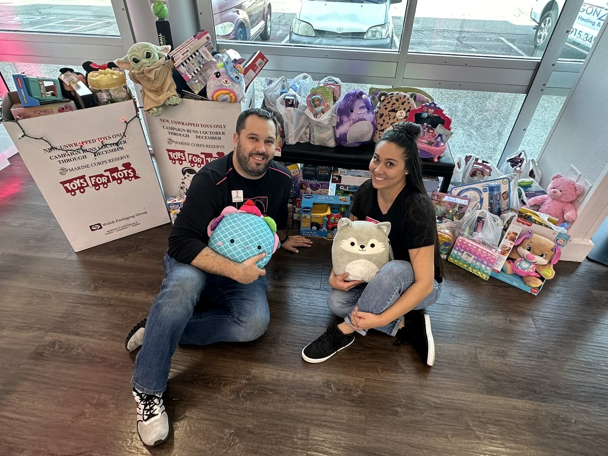 Retweet <a href="/TreBrew107/">かなたそ💭🩰</a>! Couldn’t have done it with YOU!                      Humbled. Thank you to everyone in the 505!!! Together our small yet mighty team donated over 235 toys valued at well over $3000 to Toy for Tots of NM today!!! #toysfortots #TMobile