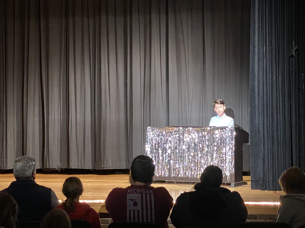 Van Hoosen Middle School tweet media