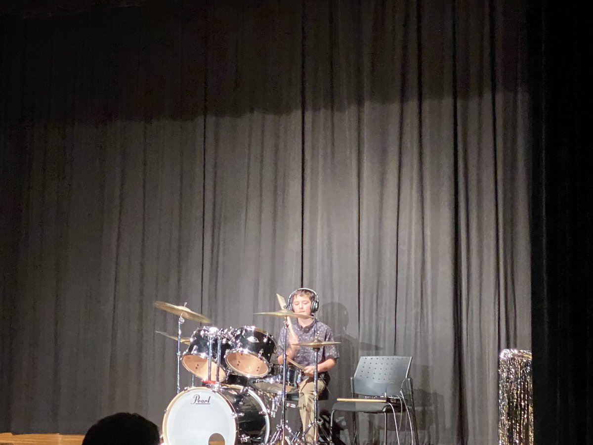 Van Hoosen Middle School tweet media