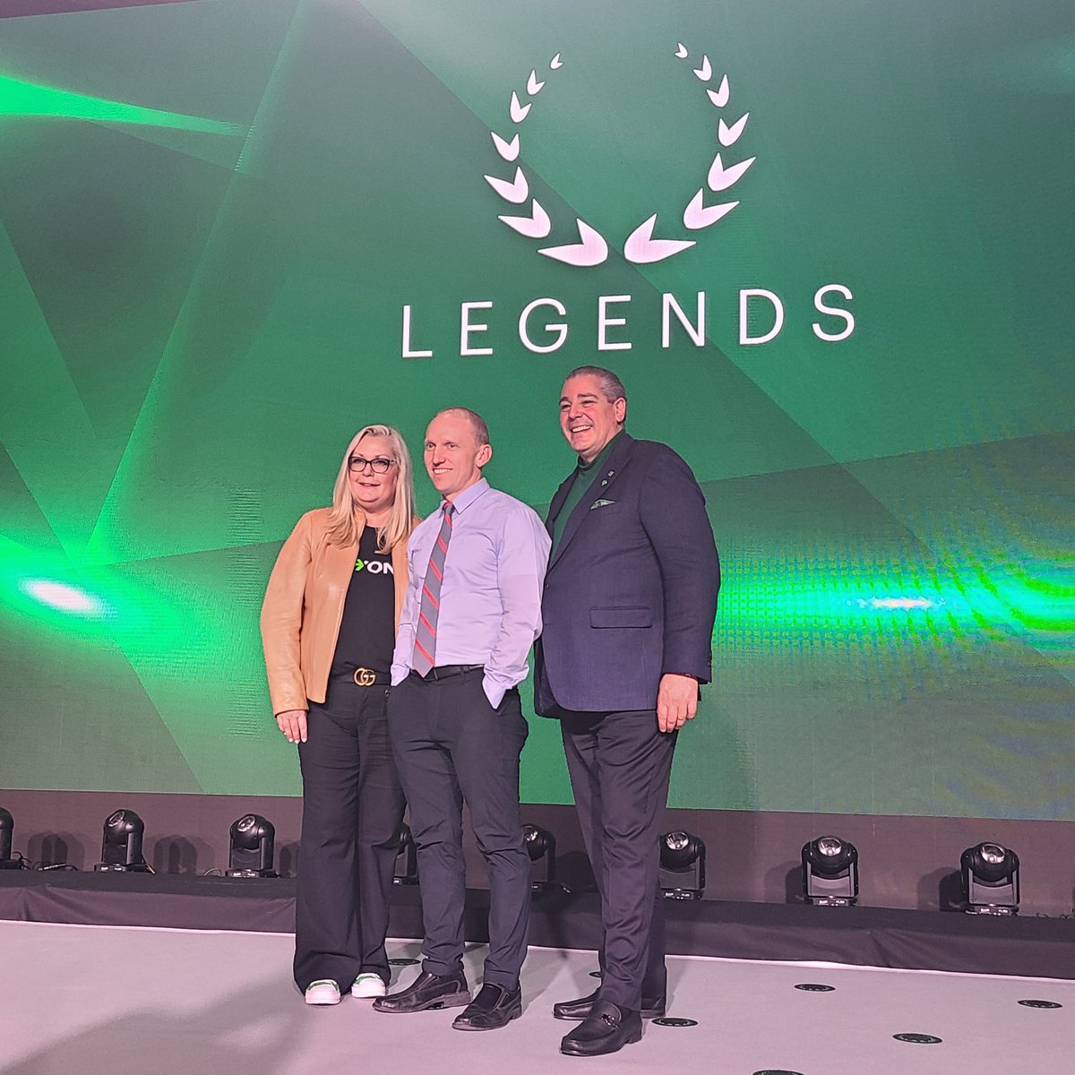 AmrinderBedwal's tweet photo. Congratulations Pavan, Tracy, and Andrew! #ValleyProud 💚🍾 https://t.co/EUeNZHcZLz