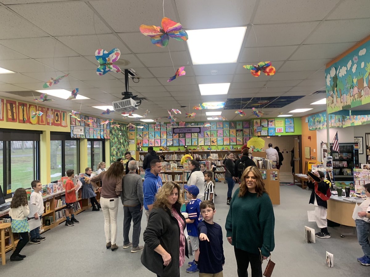 WindomElem's tweet photo. 3rd grade Wax Museum! Students studied, wrote, and performed biographies! Thanks to the amazing support from families! https://t.co/z98My8plbI