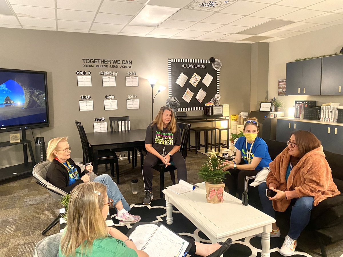 AngieELemons's tweet photo. HCE taking care of kids through PLC this week! @HighCountryElem https://t.co/zxwA2qaOl2
