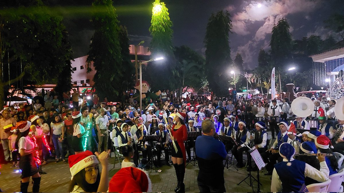 Encendida de las luces del Arbolito en en Parque Manuel Amador Guerrero de la Concepcion Bugaba