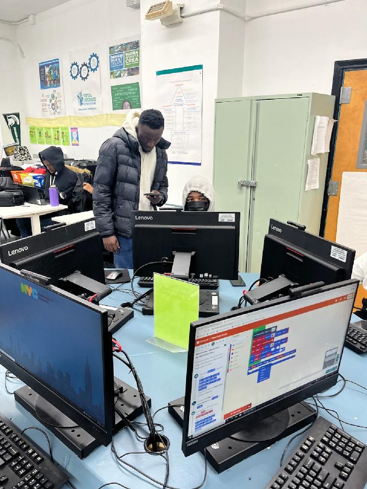 BrooklynGlobal1's tweet image. Shout out to the @Accenture volunteers who supported #HourofCode this morning!! #computerscienceweek @BKAGFPrincipal @D16LEADS @VikasMittalACN @NAFCareerAcads @DrDonApplyrs @NequanMclean