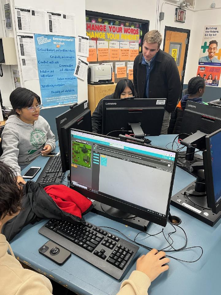 Shout out to the @Accenture volunteers who supported #HourofCode this morning!! #computerscienceweek  @BKAGFPrincipal @D16LEADS @VikasMittalACN @NAFCareerAcads @DrDonApplyrs @NequanMclean