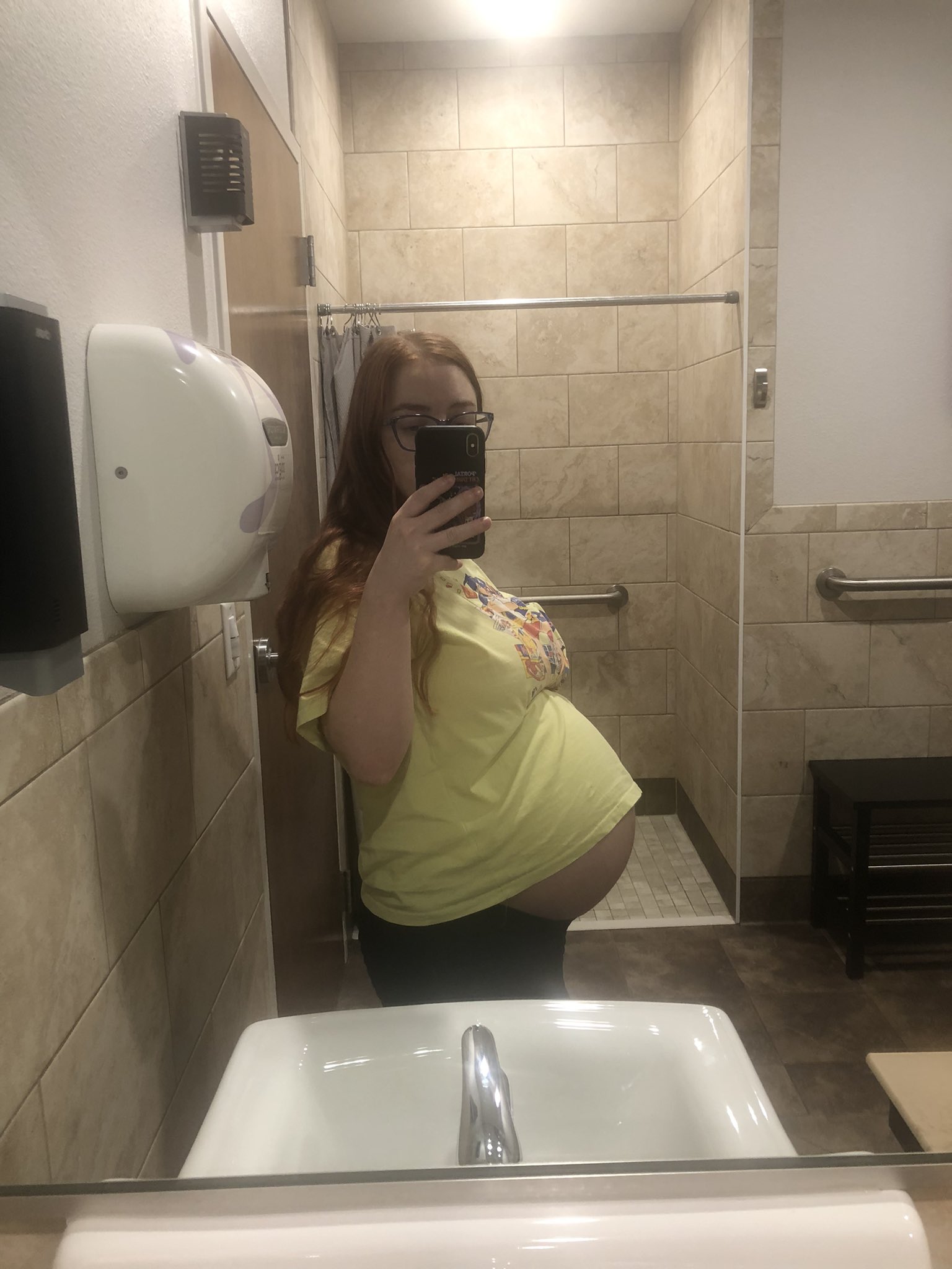Michelle Milkers on X: 40 weeks pregnant plus 2 days! Right now my  favorite thing to do is be cozy in bed with my pregnancy pillow and kitty  🥰 t.coGWZj7HCXIv  X