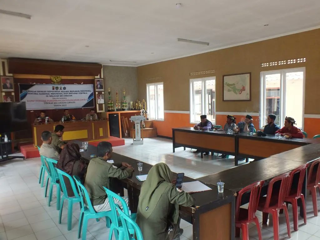 Sek_Cibugel's tweet photo. Ipda Abdul Satar Menghadiri Rapat Forkopincam Kecamatan Cibugel
#sumedang
#sumedangsimpati
#sumedangmelesat2022
#bersamamembangunsumedang
#bersamajagaharkamtibmas
#polripresisi
#kapolressumedang
#wakapolressumedang
#humaspolri
#humassumedang
#kecamatancibugel https://t.co/JXwhzcGBj1