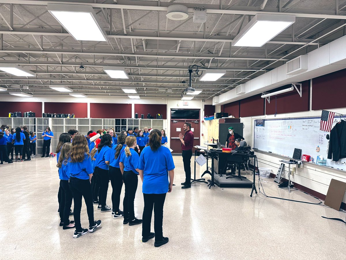 Congrats to <a href="/Hamilton_WMS/">Wilson Middle School</a> 7th &amp; 8th grade choirs for a fantastic performance tonight! #BigBlueOnTheMove