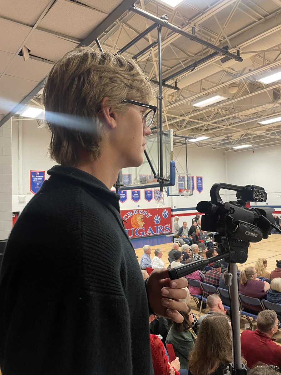 jpstivers's tweet photo. Packed house at our @CrosbyMiddle Orchestra Winter Concert!  KUDOS to our current and former students for live streaming https://t.co/fWClRYZ3pZ https://t.co/oZmU3HHRa0