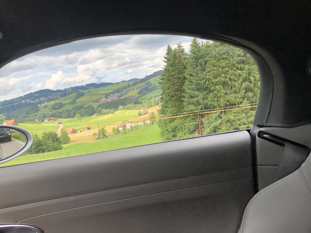 inyffeler's tweet photo. #CH #Suiça #Porsche #viagem #trip #travel #drive #vew #vosta #pausagem # https://t.co/HigaAYDIYW