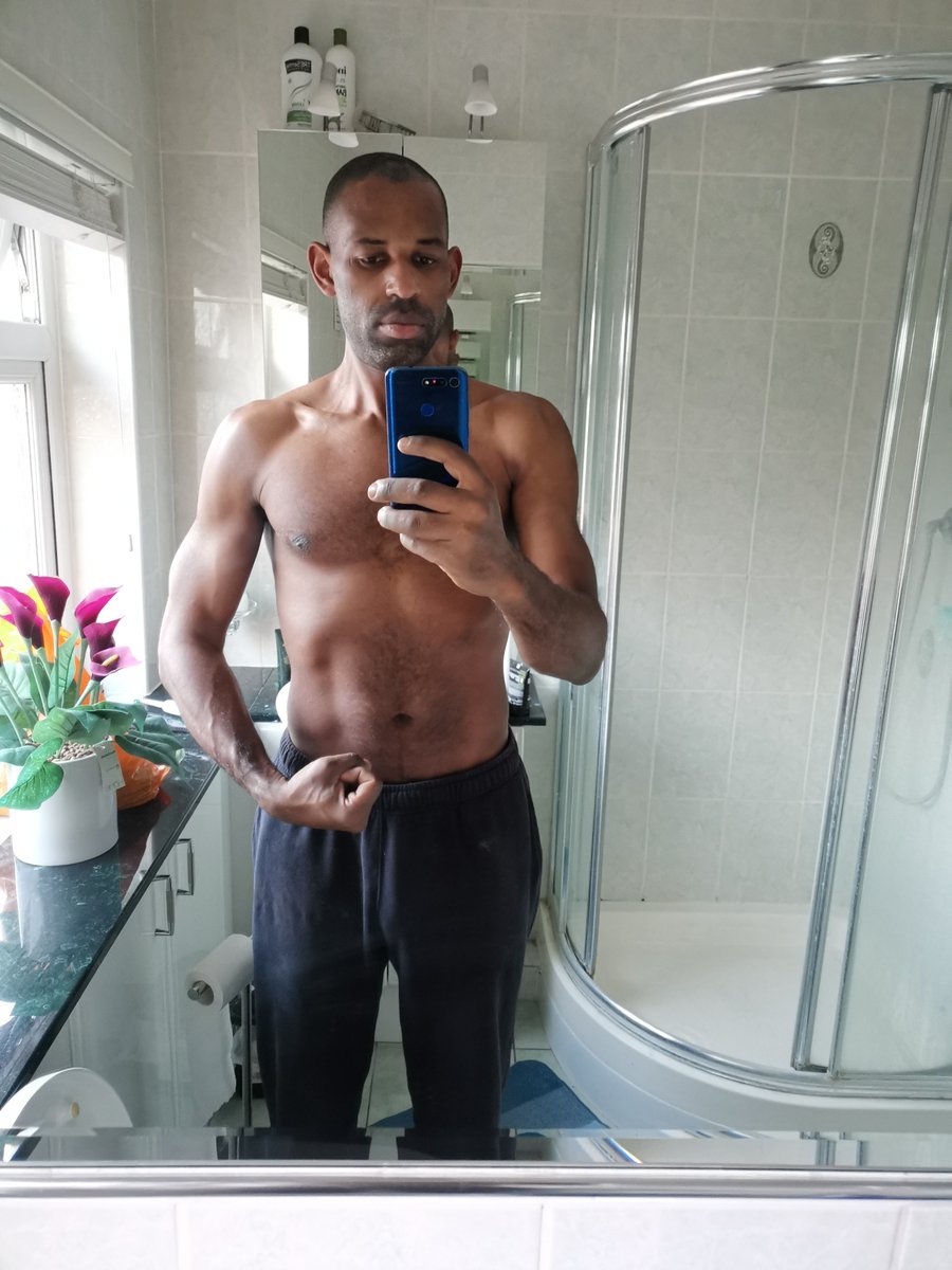 jonathanen's tweet photo. Wed 7th Dec 2022 Home Pics!! Sorry Duke (Jon St John), I need to borrow your "Damn! I'm looking good" quote from Duke Nukem 3D - https://t.co/Vdrw2v1J4n https://t.co/rlQ3LZGMH3