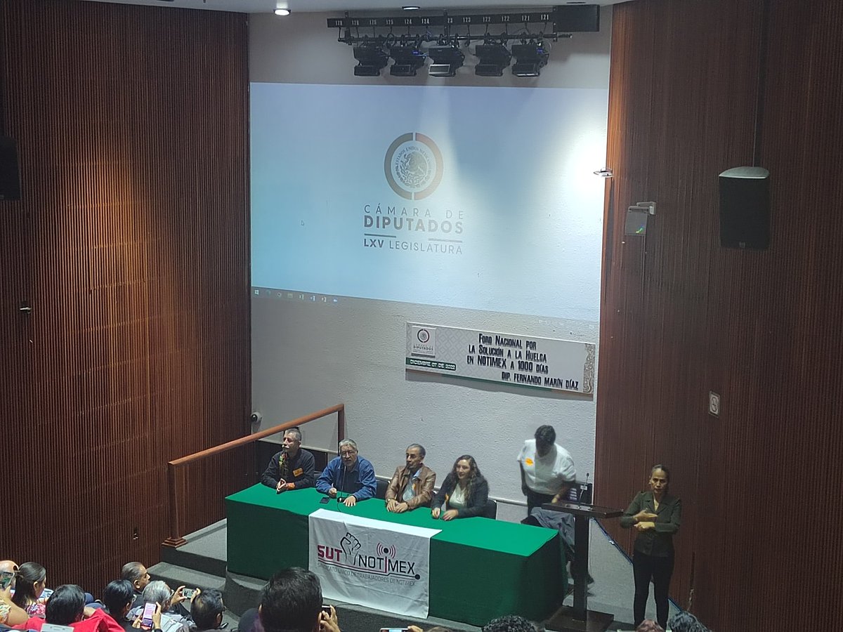 En estos momentos, se lleva a cabo el Foro Nacional por la Solución a la Huelga en NOTIMEX a 1000 días, en la <a href="/Mx_Diputados/">H. Cámara de Diputados</a> contando con la participación del Co. <a href="/HernandezJuarez/">Fco Hernandez Juarez</a> 
<a href="/JovenesSTRM/">JÓVENES TELEFONISTAS EN ACCIÓN</a>
<a href="/Telefonistas/">STRM</a> 
<a href="/STRMnoticias/">STRMnoticias</a> 
#FuerzaSTRM #OrgullosamenteTelefonista
@sutnotimex