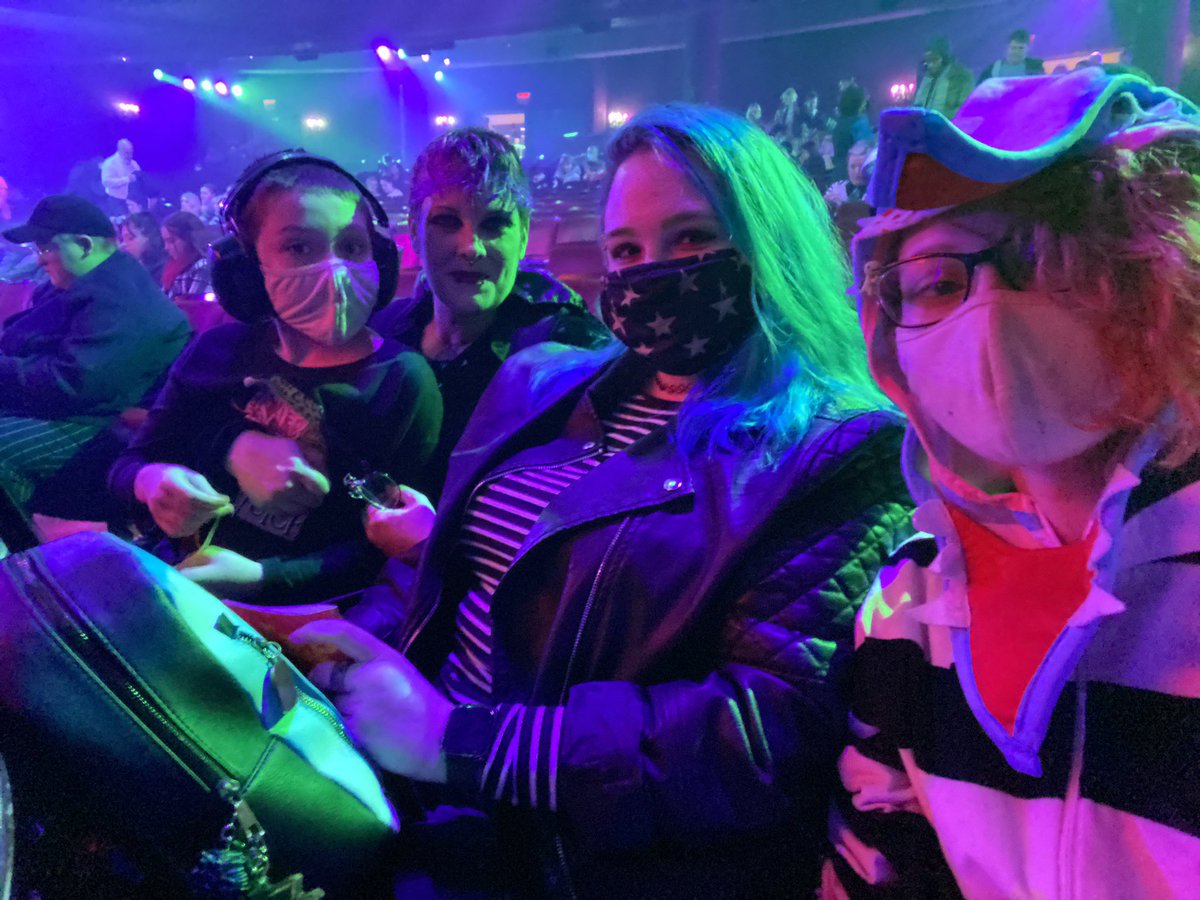 cha0tic666's tweet photo. More pictures from @BeetlejuiceBway!! 
@Zydratesystem @Girl_Moose_13 https://t.co/MU8ZqwVL1c