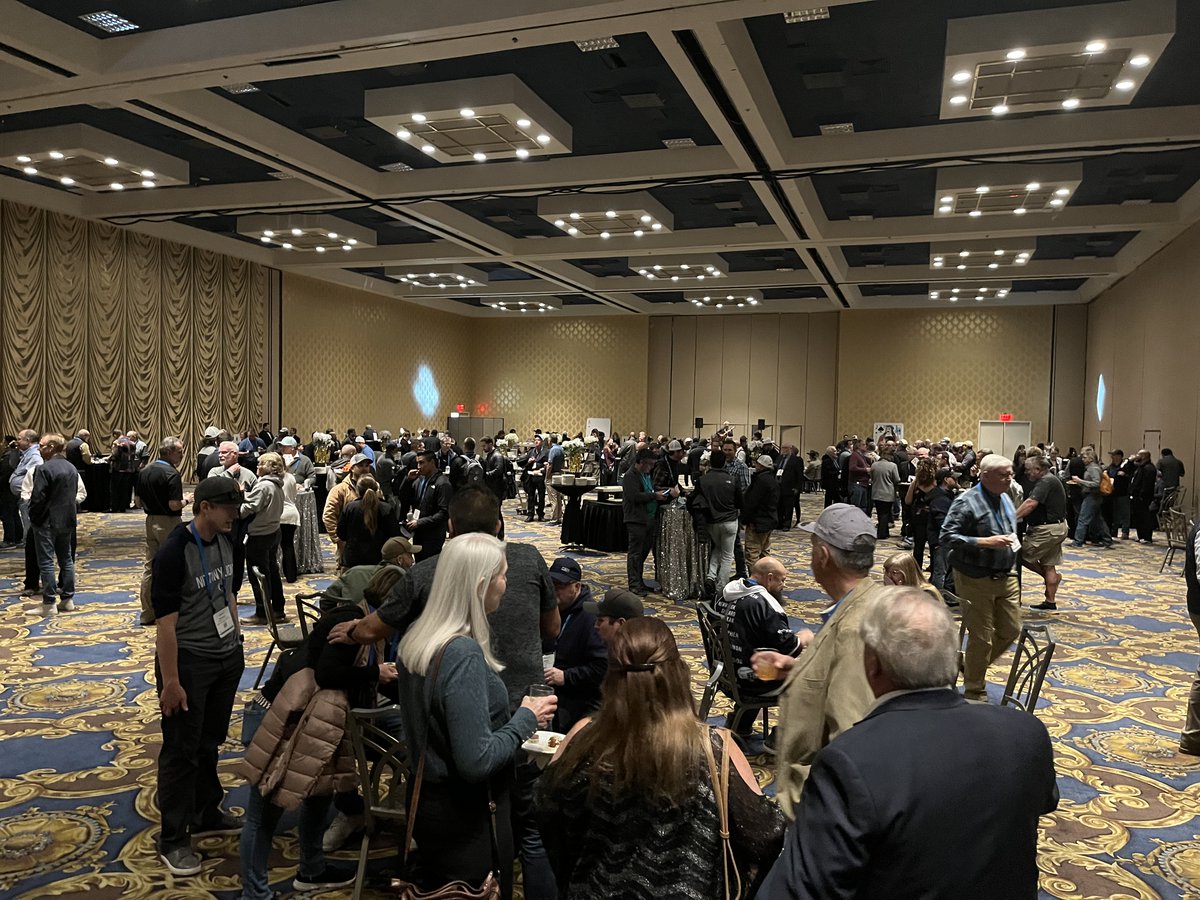 SmartRainInc's tweet photo. We just want to thank everyone for coming out and making the evening even more special!
#LasVegas #Smart #SmartRain #Smartirrigation https://t.co/HON96JDPmJ