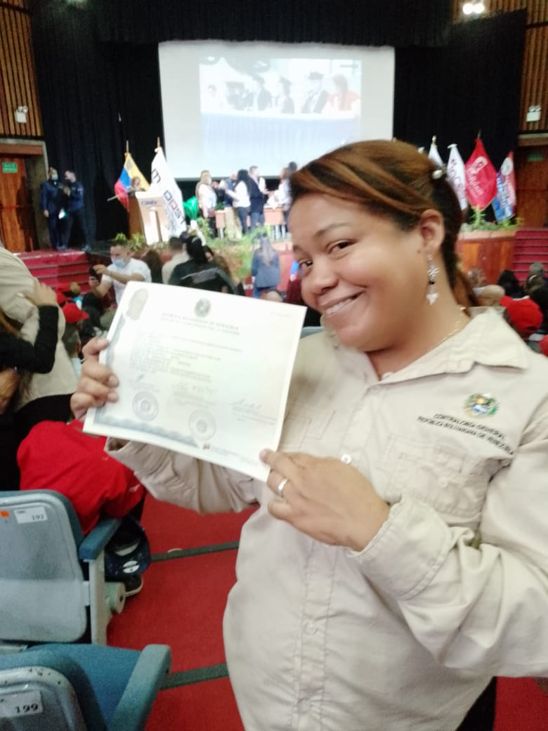 EdgarBlanco_VE's tweet photo. Más de 12 Mil Trabajadoras y Trabajadores del Sector público y privado se graduaron hoy a nivel nacional con las Misiones Educativas, Inces y las Universidades Nacionales y Territoriales cumpliendo con las instrucciones del Presidente @NicolasMaduro @delcyrodriguezv @torrealbaf https://t.co/U8XW04QX8d