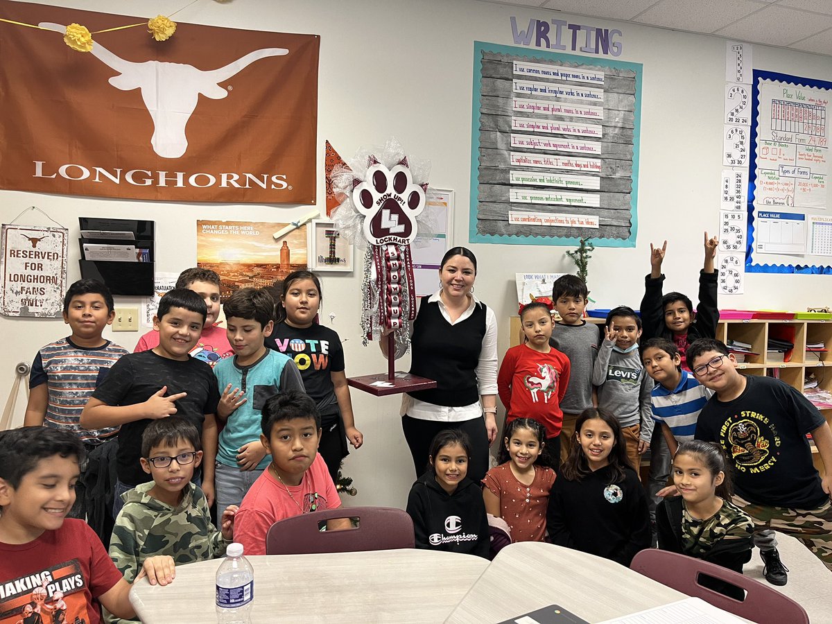 eXpfamilia's tweet image. Congratulations to @ABStrawn for winning the Attendance Award today❤️Missing school is missing out!  Way to go!#LionsEmpower #LockedonExcellence