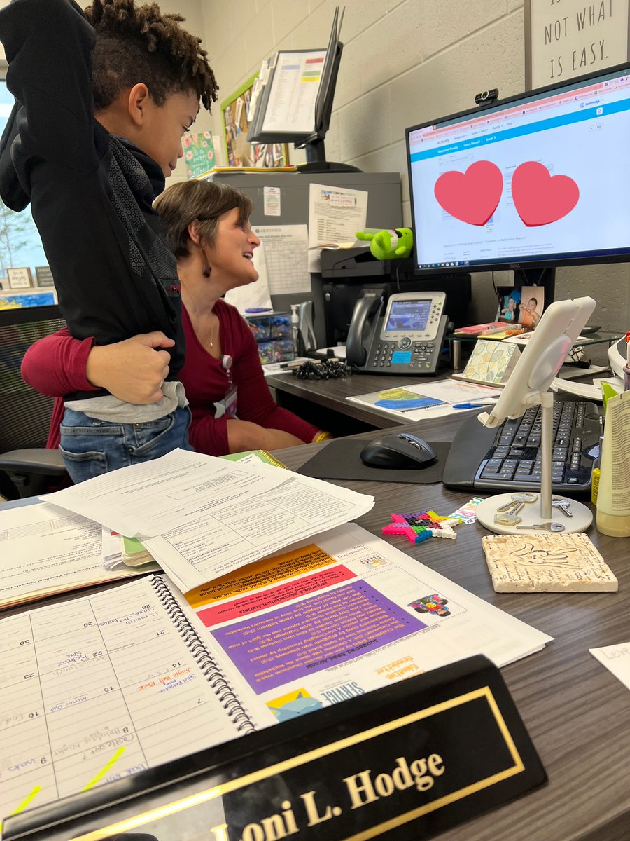 thelaurenellis's tweet photo. What’s a simple way to build relationships and make somebody’s day- a positive phone call home! This kiddo DOMINATED his iReady MOY today and exceeded his goal for the Y E A R ❤️ #grantswoodGREAT @LoniLHodge https://t.co/jkVUsvKN6j