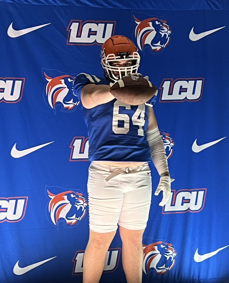 bradyodell2's tweet photo. Great visit today at LCU!#PineVegas @drewmaddox8 @Coach_Severio @jared_myatt @RecruitLouisian @LiveOakFB https://t.co/WDRLYF5gtZ