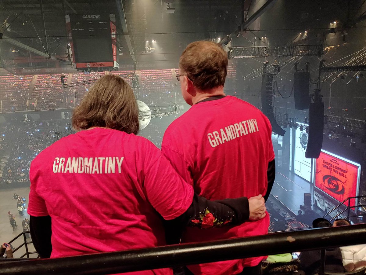 cillaannie's tweet photo. We answered Canada's call to try to fill the stadium and took the four hour trip from the US to see #ATEEZ. Had a great time and will get family pics taken in 2023 when we get to see the family members with matching shirts who saw ATEEZ in Atlanta. @ATEEZofficial #์์ดํฐ์ฆ https://t.co/6SyixU5fJE