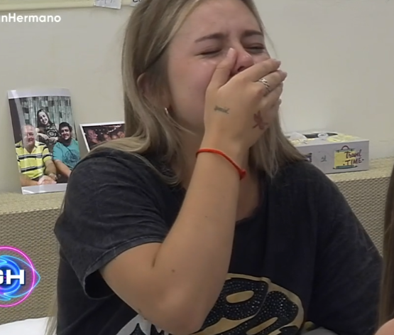 ElLauchaOkey's tweet photo. Coti es Homero llorando y comiendose a Tenazas ajajjajajaj #GH2022 https://t.co/a9DLyxHdMZ