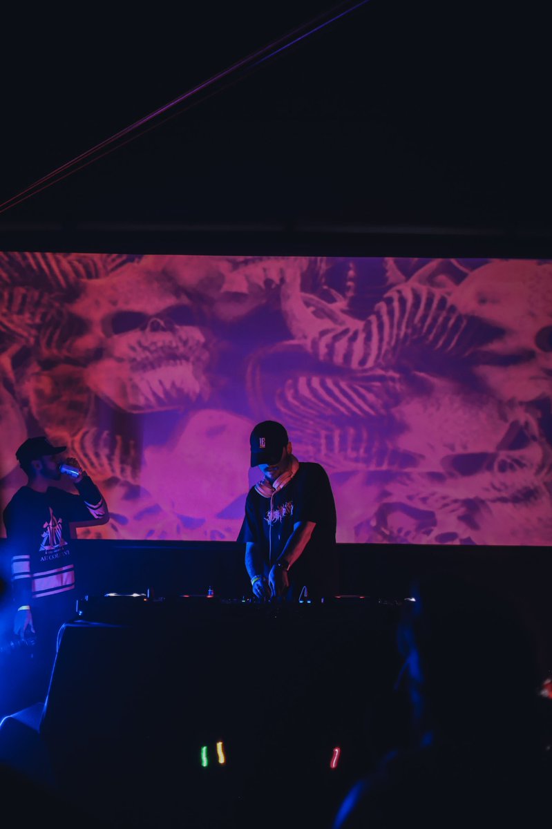 EmonixMusic's tweet photo. the first @undrgrndent_ Las Vegas Takeover was a ZOOVIE 🔻

📸: @JovanJohnson @sadboimanic https://t.co/cWrhTNymGw