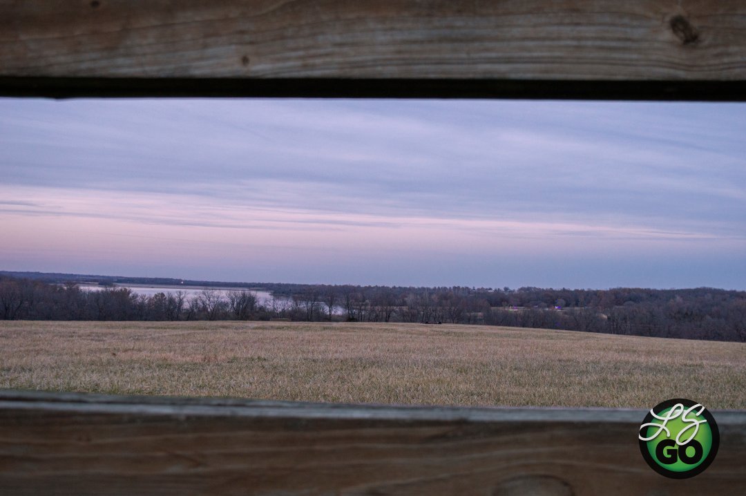 leessummitgo's tweet image. The Longview Horse/Hike Trail is a forested, 1-mile, one-way path through bottomland forest that leads to the Longview Horse Park. It crisscrosses several small streams and backwater lagoons of Longview Lake. Wildlife is abundant. bit.ly/3iCEaoe