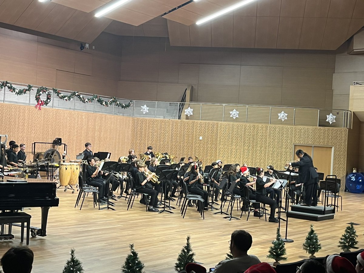 Dawson Band with a huge turnout tonight at the Senior High! #Dragonproud