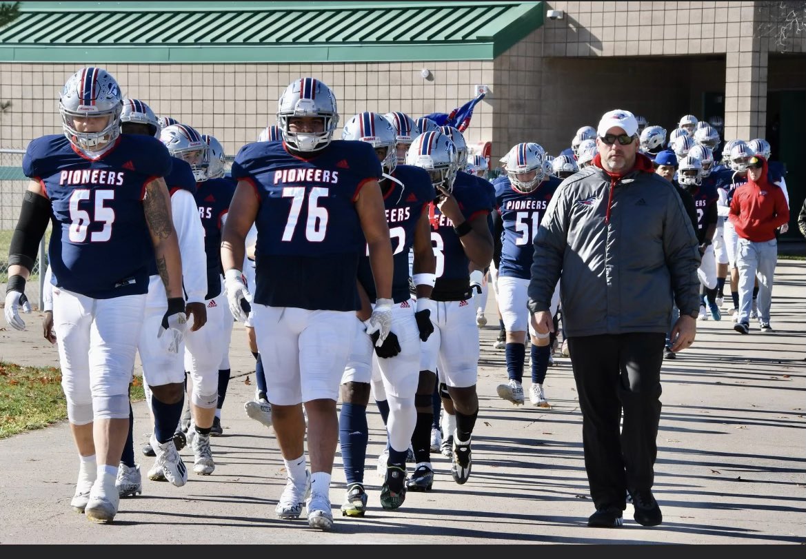 After a talk with <a href="/CoachBenton3/">Venique Benton</a> I’m excited to say I’ve earned an offer from MNU 🔴🔵 <a href="/CoachEidson88/">Shane Eidson</a> <a href="/bjohn124/">brian johnson</a> <a href="/Tolleson20/">Coach Tolly 2⃣0⃣🇺🇸</a>