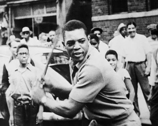 nut_history's tweet photo. This Willie Mays picture is perfection to me https://t.co/N3DwnZokxm
