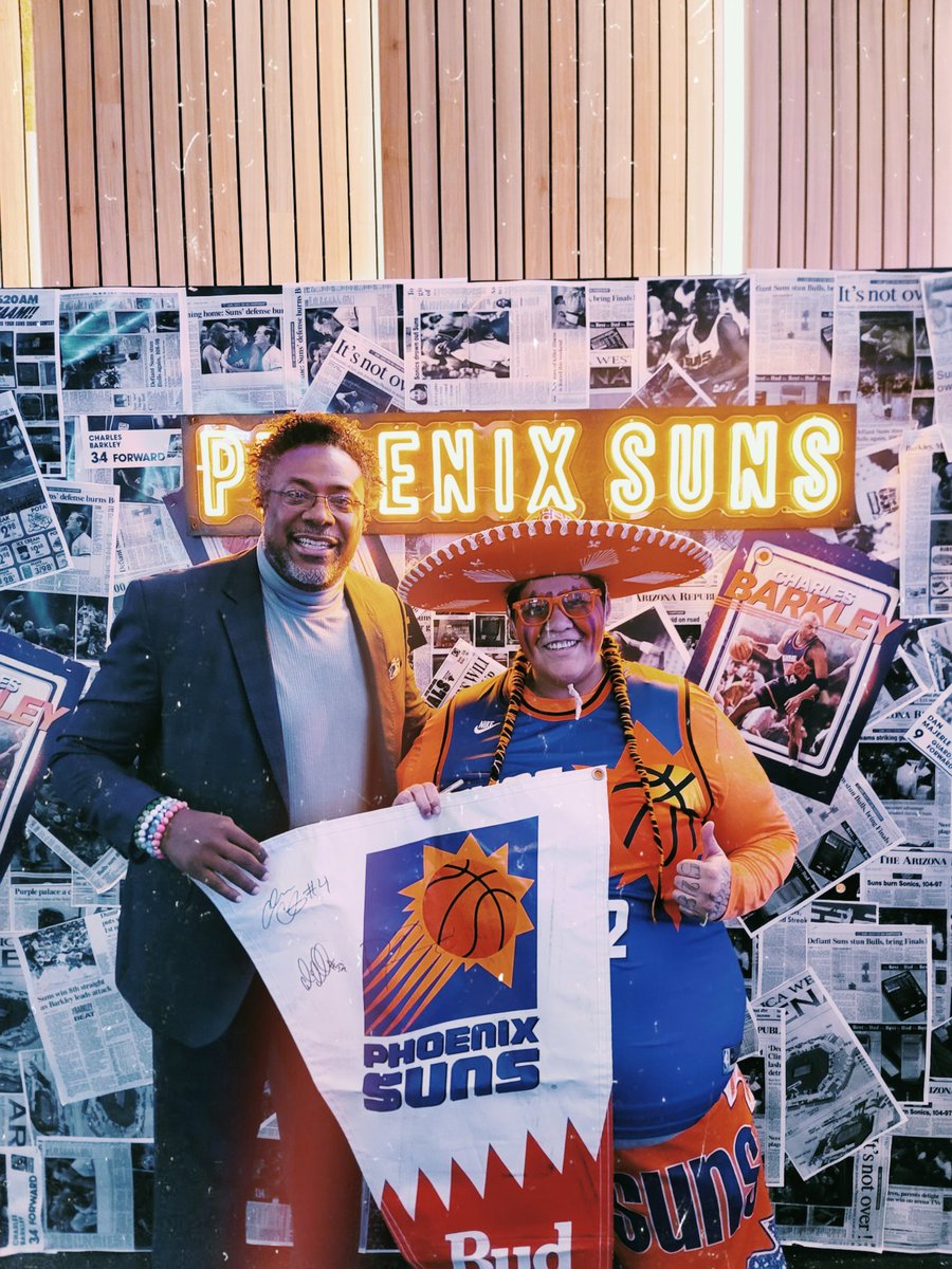 Always nice to meet players properly good old Ceddy today on my 90s banner. #90sNight #WeAreTheValley #PhoenixSuns