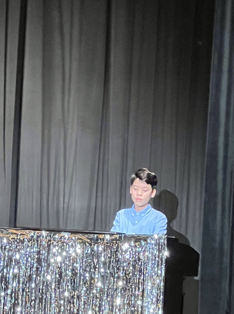 Lisa Mele tweet media