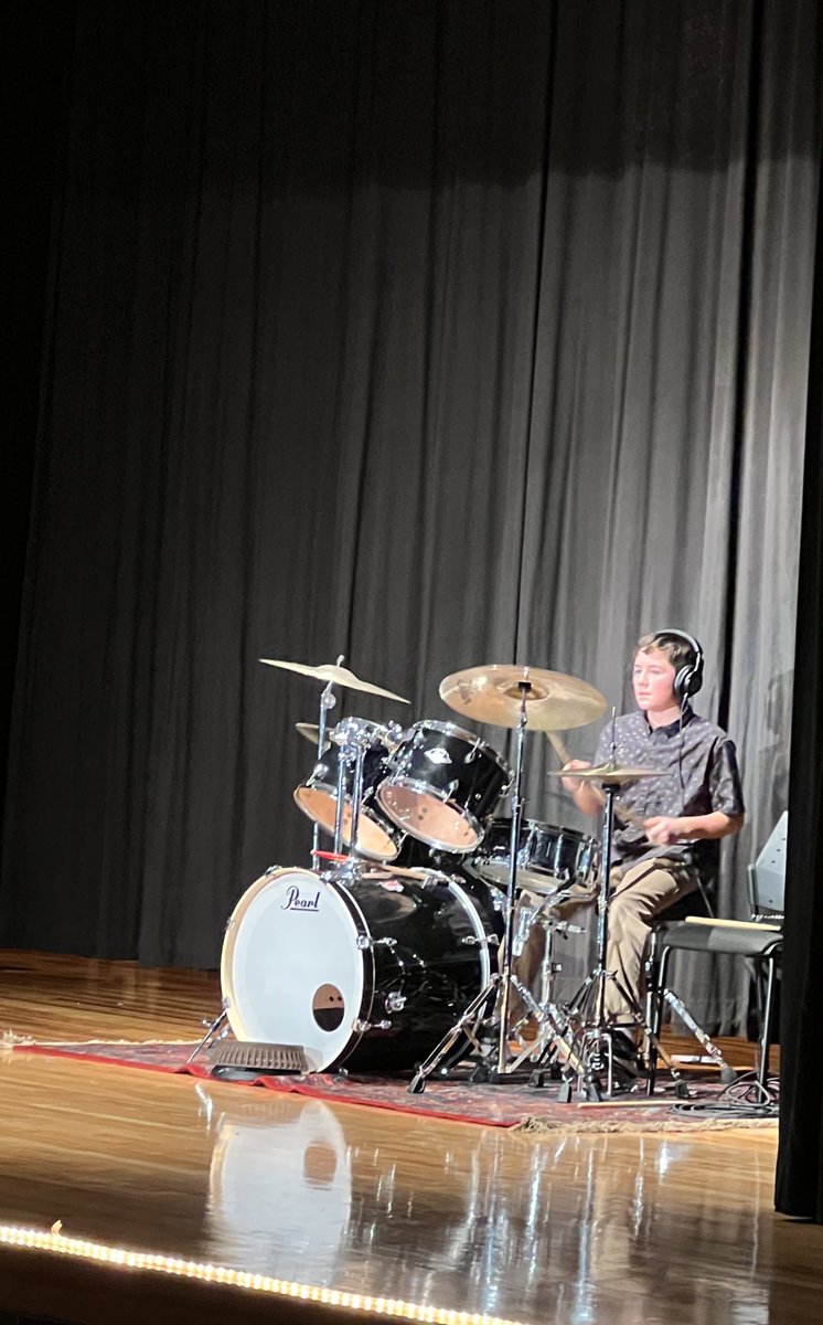 Lisa Mele tweet media