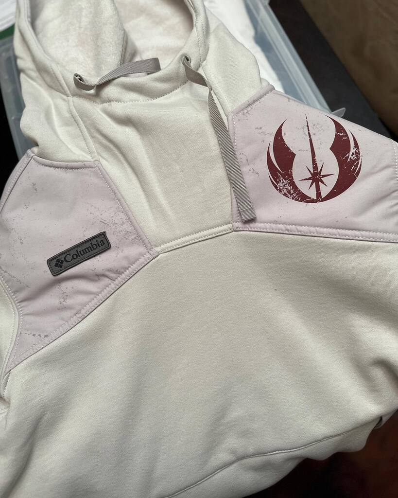 Anyone else snag anything from this years <a href="/columbia1938/">columbia1938</a> Star Wars collection? Theme this year was The Clone Wars. Scores back to back years now. Becoming a thing. They do a drop every fall. #theclonewars #jediknight #starwarsfashion instagr.am/p/Cl4yNeCMEj6/