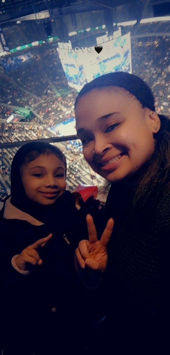 Miya_Amor08's tweet image. #kohlscourt #MilwaukeeBucks #GoBucksGo 🦌🏆❤️