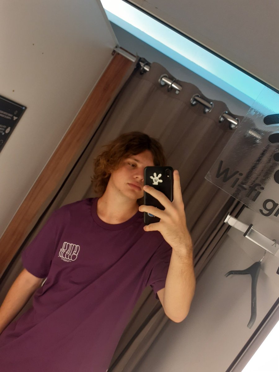 Gakos67's tweet photo. "Não viva no passado, não sonhe com o futuro, concentre a mente no momento presente". ... 💜 https://t.co/ZN2DCV5XFG