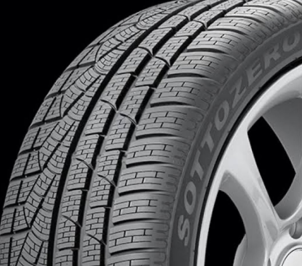 trofeo5_pirelli's tweet photo. スポーツカーとトップエンドのクルマの理想的なタイヤ。雪上でのグリップ力を発揮するWINTER SOTTOZERO™ SERIE II‼️
#ピレリ #ピレリモータースポーツ #trofeo5 #トロフェオ5 #wepirelli @pirellisport https://t.co/Fc1WHqURyE